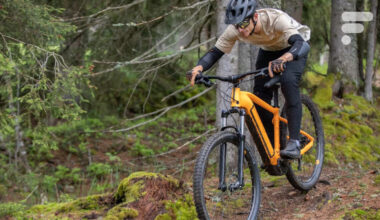 Ce VTT électrique de chez Decathlon, parfait pour partir en balade hors bitume, coûte 500 € de moins