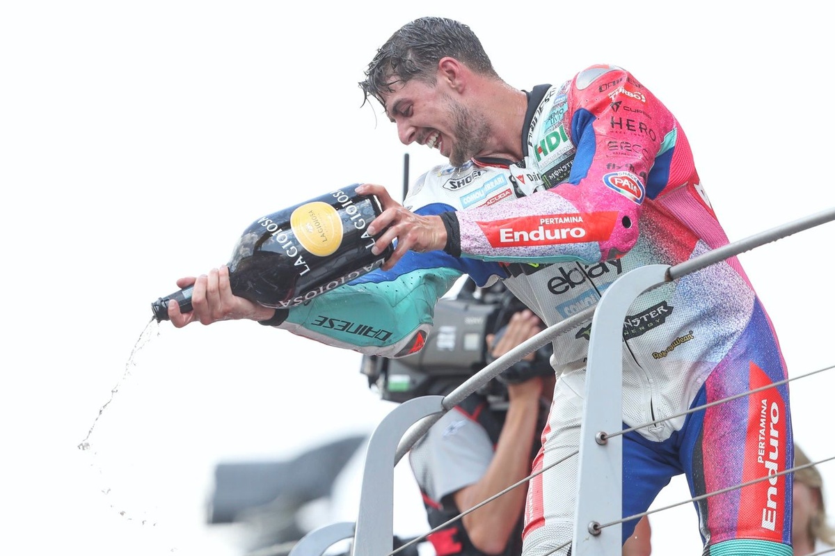 "Le champagne ou les graviers !"