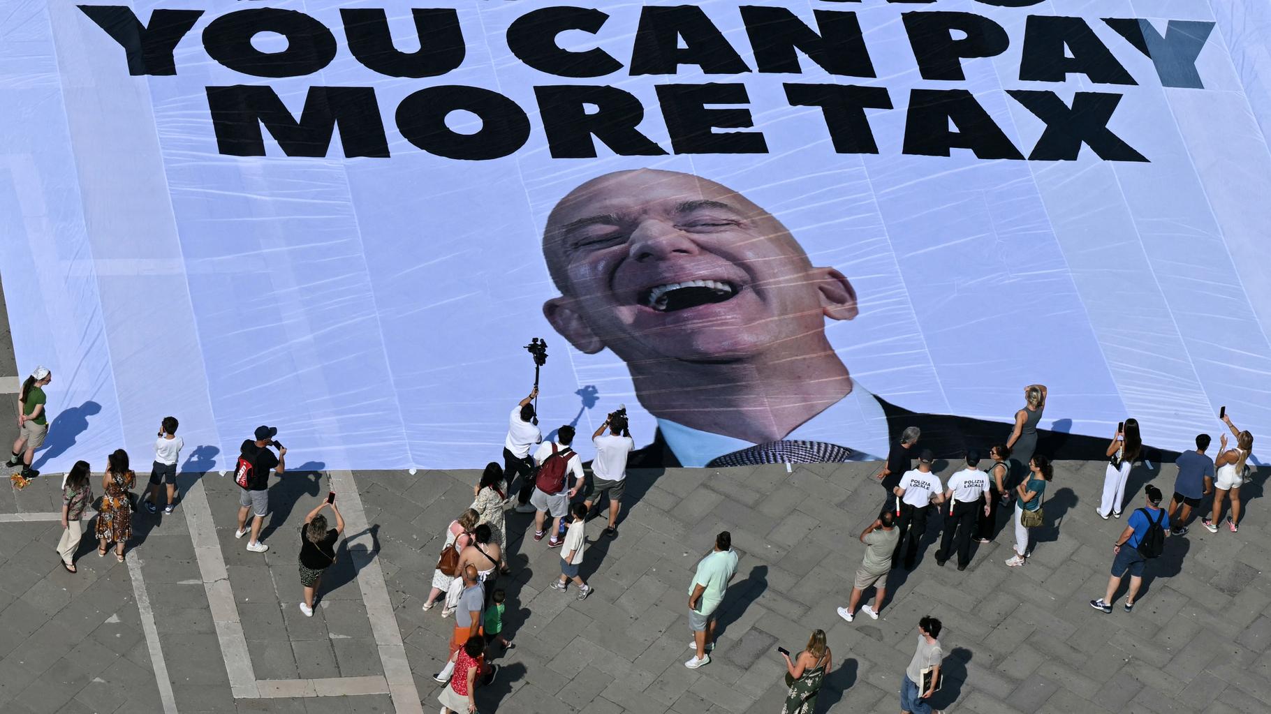 Jeff Bezos fait un gros chèque pour tenter de calmer les esprits à Venise avant son mariage