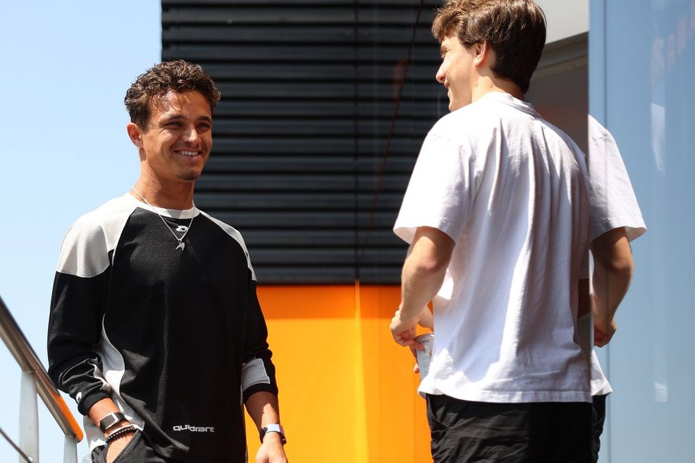 Lando Norris et Oscar Piastri dans le paddock du GP d'Autriche.