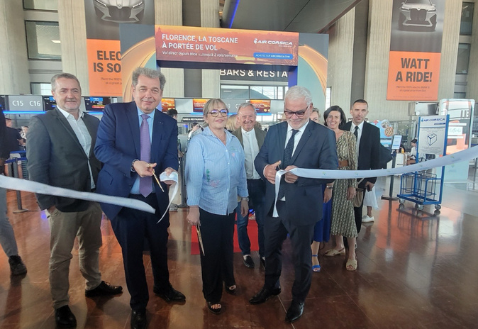 De gauche à droite : Emmanuel RICCI du Comité Régional de Tourisme Provence Alpes Côte d’Azur, Franck GOLDNADEL Président du directoire d’Aéroports de la Côte d’Azur, Marie-Hélène CASANOVA-SERVAS Présidente du Conseil de Surveillance Air Corsica et Pierre MURACCIOLE Président du Directoire Air Corsica.