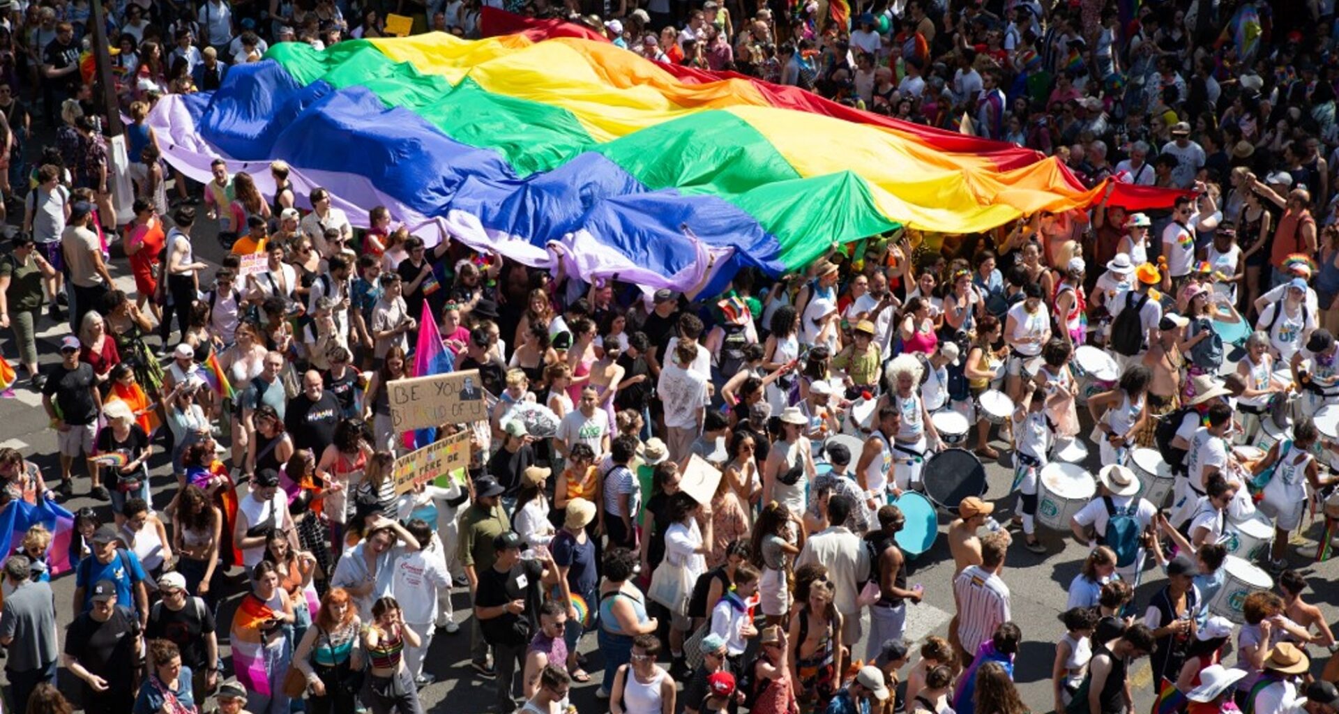 Les infos de 18h - À Paris, des dizaines de milliers de personnes défilent lors de la Marche des fiertés