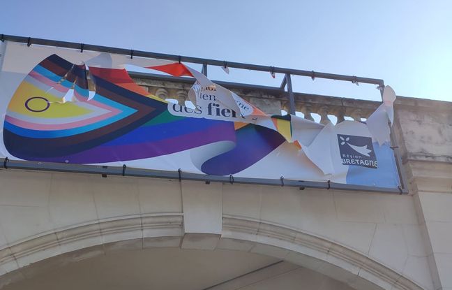 Accrochée sur l’Hôtel de région, une banderole pour le mois des fiertés a été vandalisée
