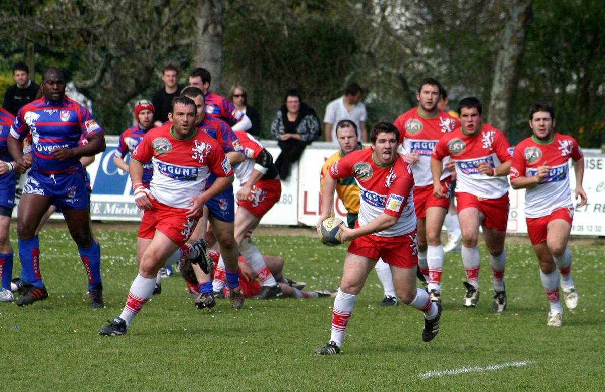 Camille Lopez sous le maillot de Mauléon en novembre 2014.