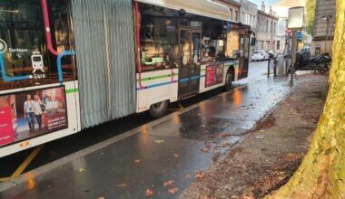 À Mérignac, un bus du réseau TBM prend feu avec une dizaine de personnes à bord