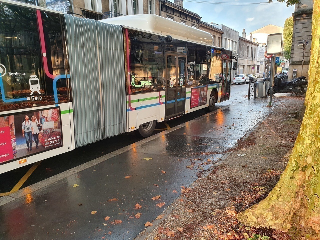 À Mérignac, un bus du réseau TBM prend feu avec une dizaine de personnes à bord