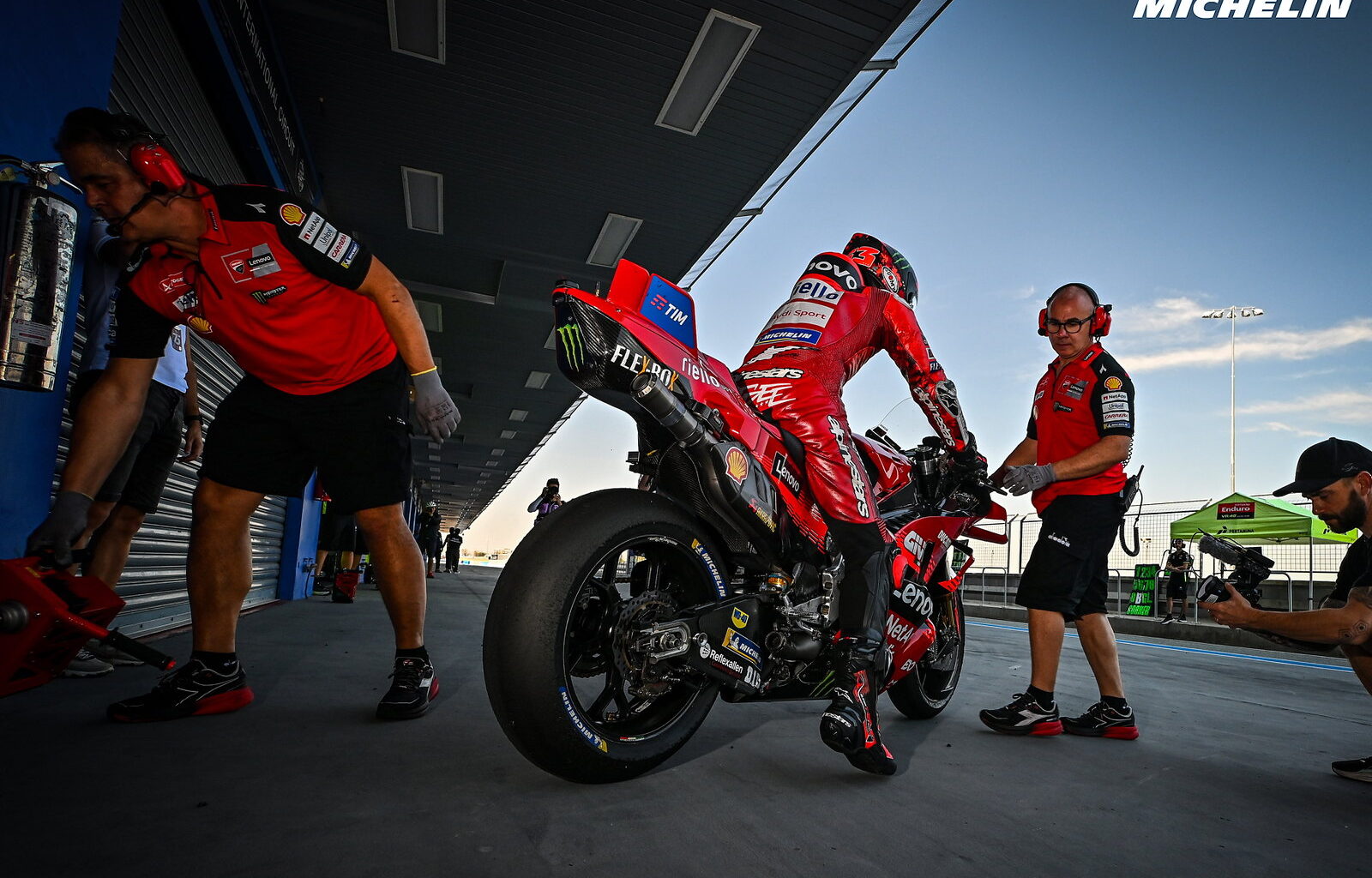 Pecco Bagnaia avertit que le saut de Toprak Razgatlıoğlu en MotoGP nécessite une transformation d'une ampleur épique.