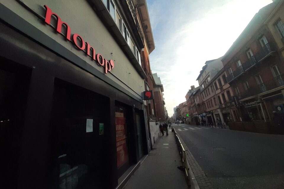 Sans arbre, exposée au soleil, la rue Matabiau est l'une des rues les plus suffocantes de Toulouse. 
