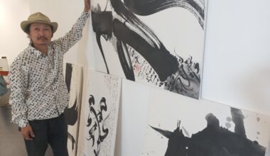 pour le maître de la calligraphie mongole Tamir Samandbaadra, « tout vient de l’intérieur »