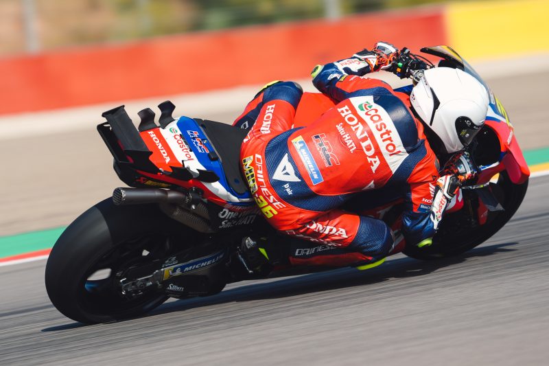 Joan Mir ravive l'espoir du retour de Honda en MotoGP avec des avancées prometteuses sur le bras oscillant lors des tests en Aragon.