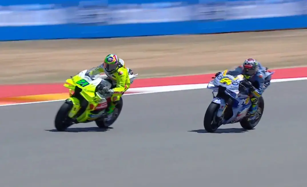 "Je pourrais te préparer une boisson d'adrénaline : la recette secrète du pur frisson de MotoGP."