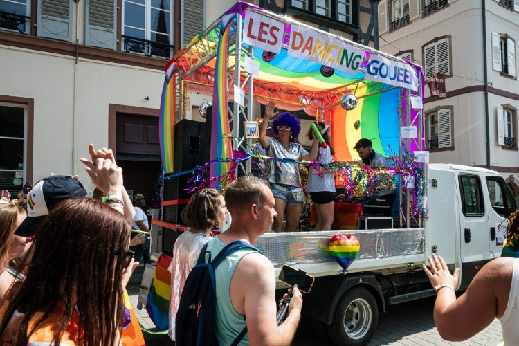 Pride marche des fiertés LGBTQIA+ visibilités