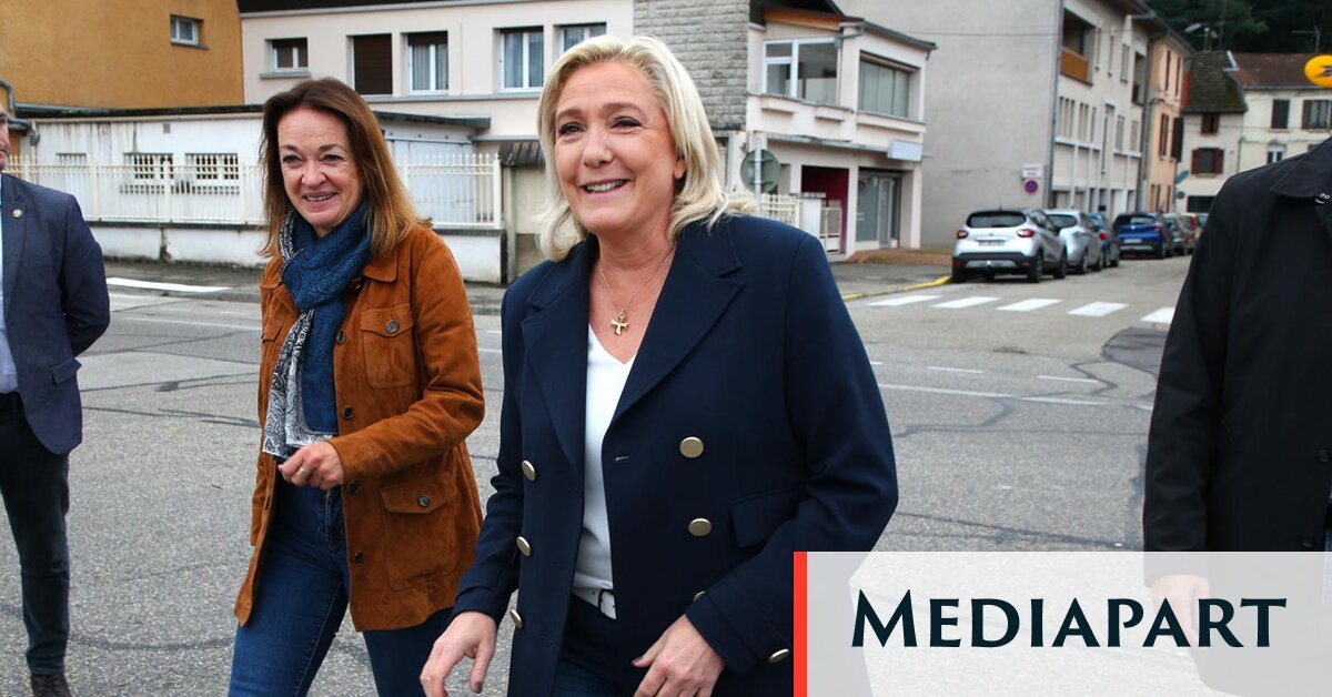 Quand Marine Le Pen tirait « un grand coup de chapeau » au journal pétainiste de son amie Caroline Parmentier