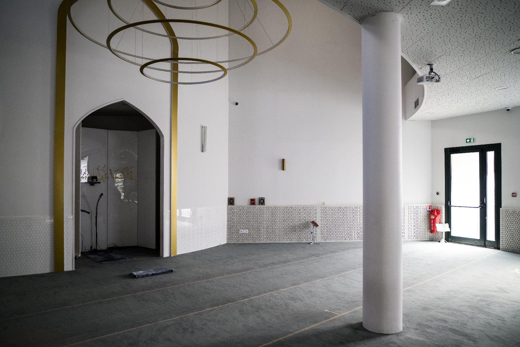 La salle de prière de la mosquée Errahma à Villeurbanne, dans le Rhône, le 3 juin 2025