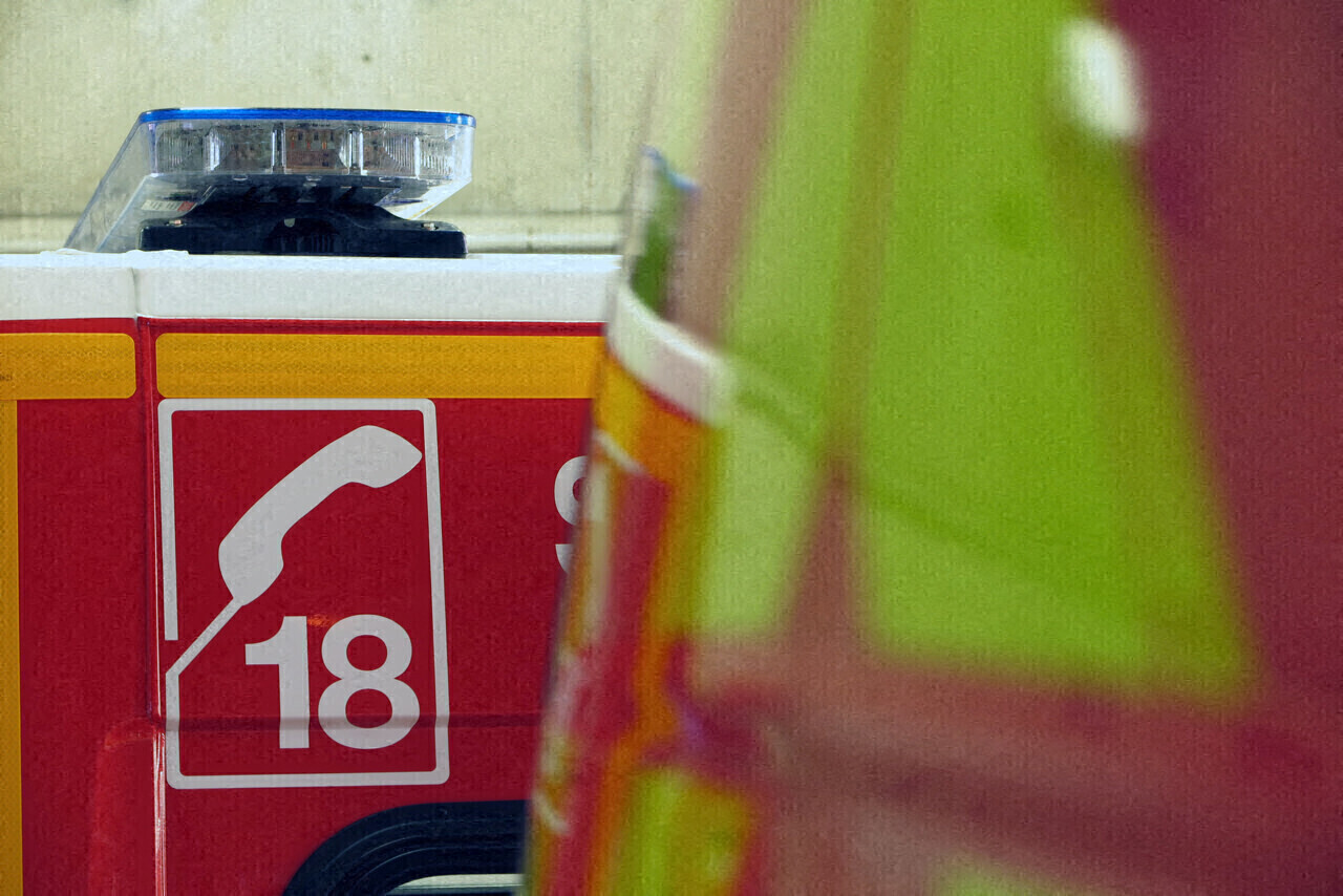 un père meurt après s’être jeté d’un immeuble avec son fils de 10 ans dans les bras