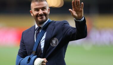 « Sir David » : Nasser Al-Khelaïfi offre un maillot du PSG à David Beckham après le match face à l’Inter Miami