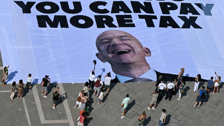 Manifestation de Greenpeace ce lundi 23 juin avant le mariage du milliardaire de Jeff Bezos à Venise.