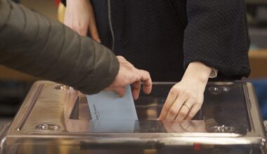 la réforme du scrutin à Paris, Lyon et Marseille enflamme les politiques