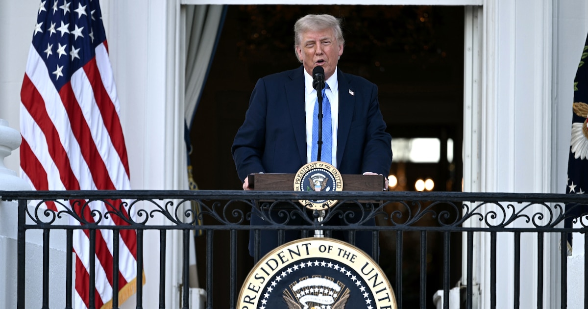 Le président américain Donald Trump au balcon de la Maison Blanche, le 4 juin 2025 à Washington