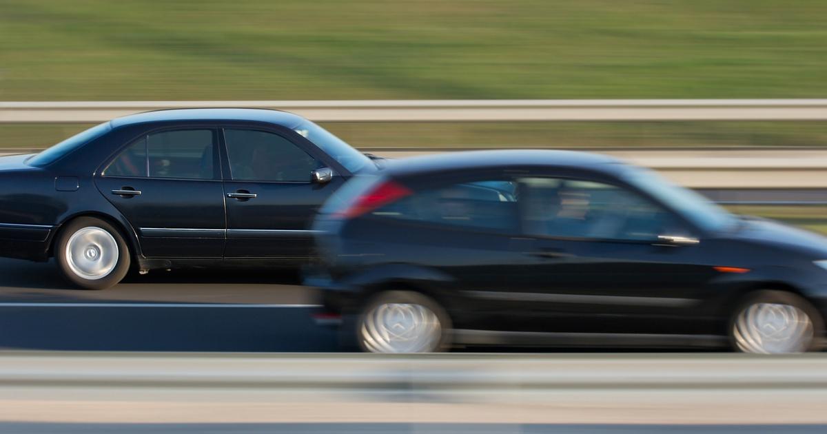 furieux, il tire sur le chauffeur qui venait de le klaxonner