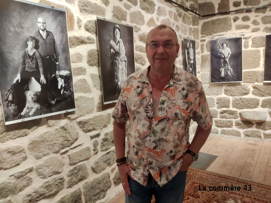 Saint-Jeures : "Camino" des portraits de pèlerins de Jean-Marc Vidal à apprécier dans la grange Boué-Rault