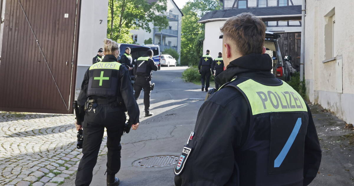Le «Royaume d’Allemagne», un groupe extrémiste et complotiste royaliste démantelé outre-Rhin – Libération