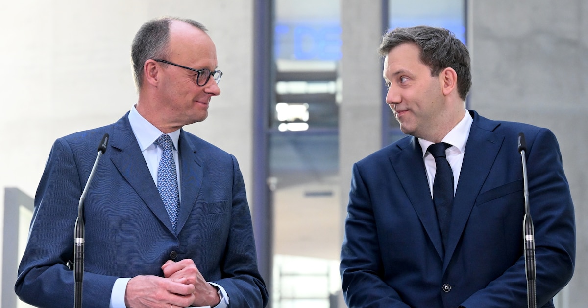 Le futur chancelier allemand Friedrich Merz (G) et le patron du SPD Lars Klingbeil, le 8 mars 2025 à Berlin