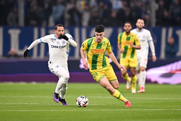 la réponse d'Abline à la sortie musclée de Kita et à l'intérêt de l'OM