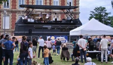 Car, panneaux solaires... Près de Rouen, cette scène mobile a fait sensation pour la fête de l'été