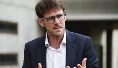 A Rouen, le maire insulté après le don de tickets de métro gratuits pour les exilés – Libération