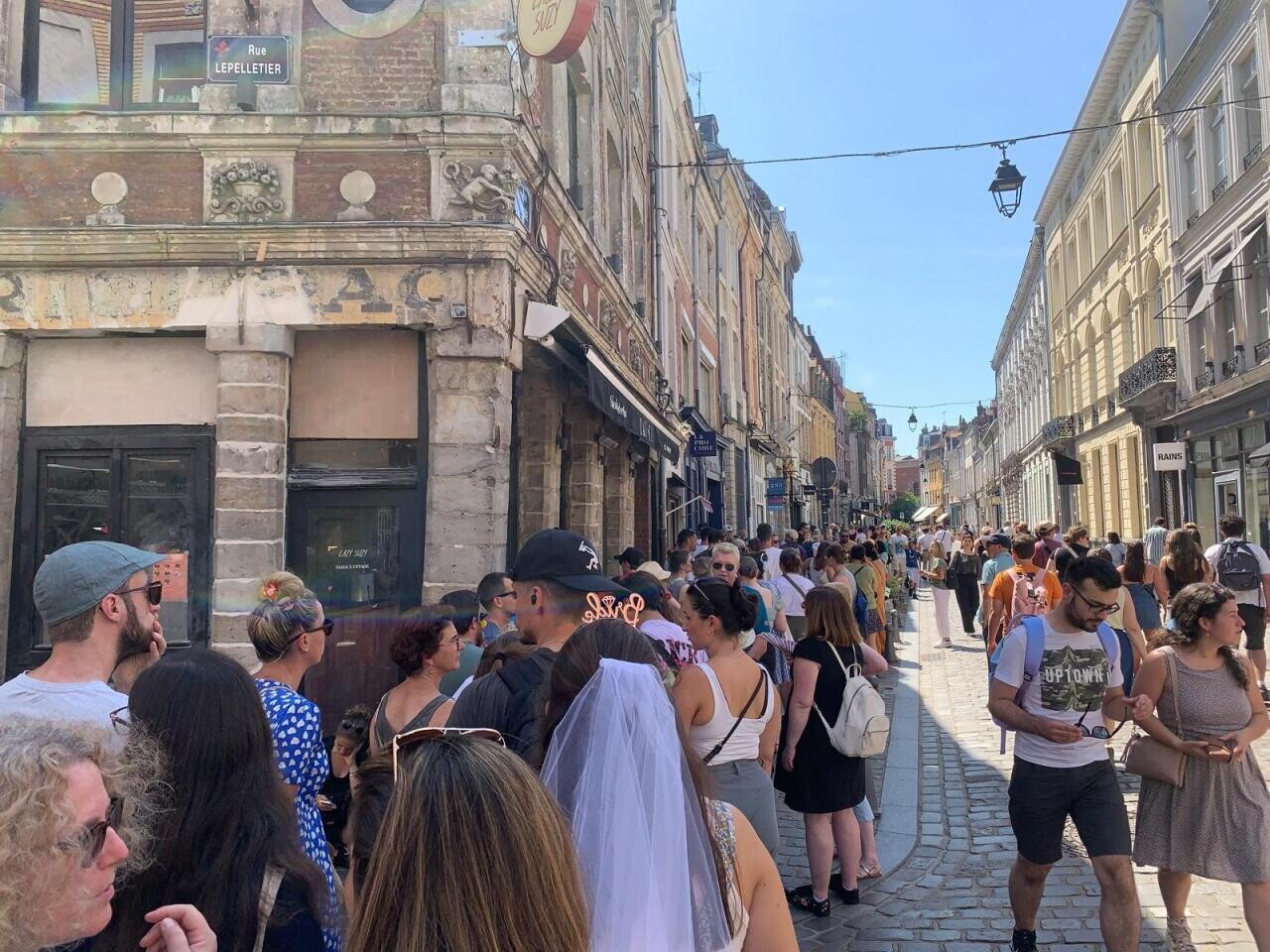 EN IMAGES. Les Lillois bravent la chaleur écrasante ce samedi, premier jour de l'été 2025