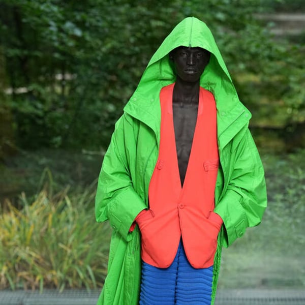 A Paris, la mode reprend des couleurs avec Issey Miyake, Sean Suen, Bluemarble, Amiri