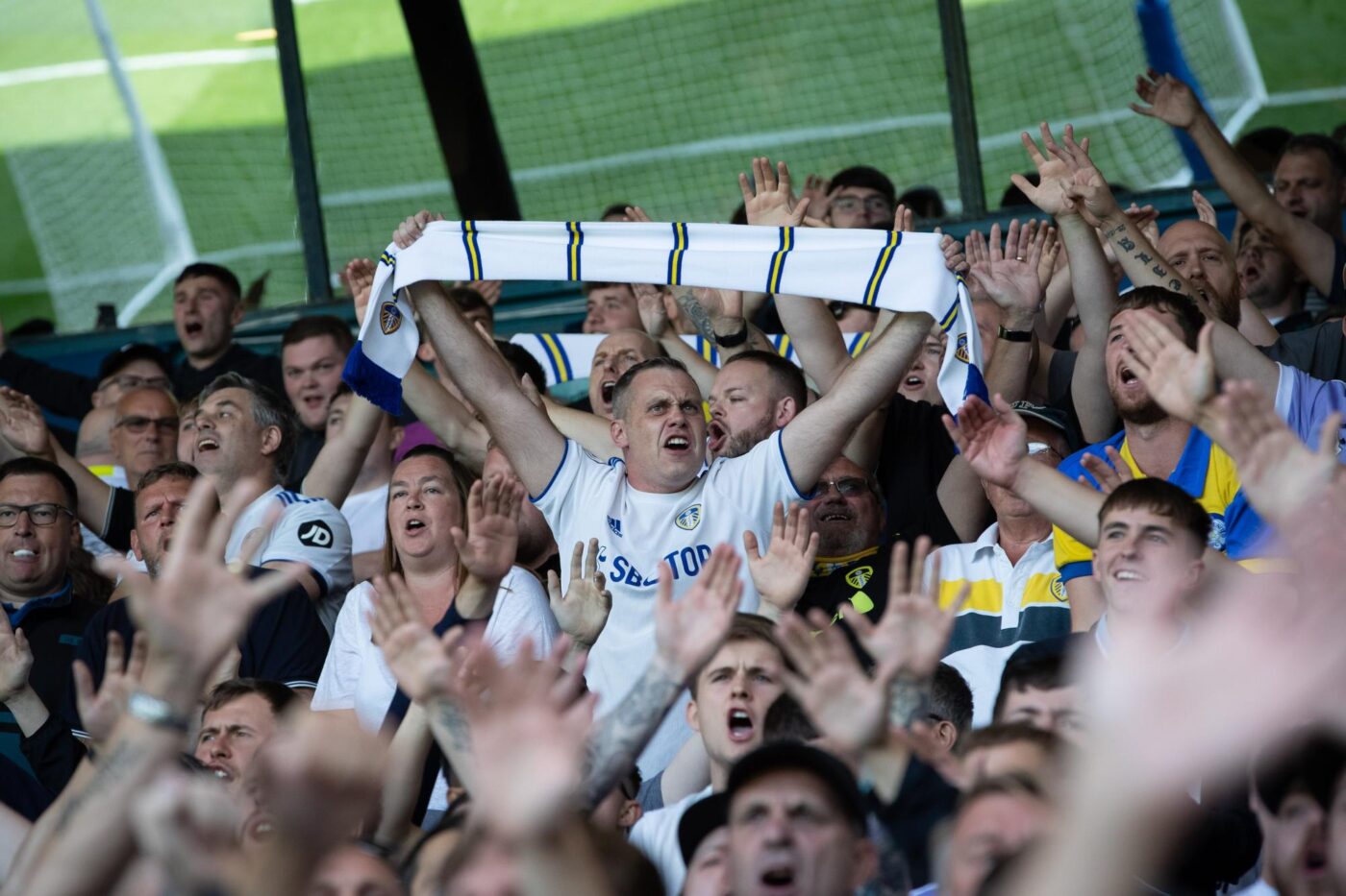 Les supporters de Leeds ne pourront pas suivre leur club en Allemagne - Angleterre - Leeds