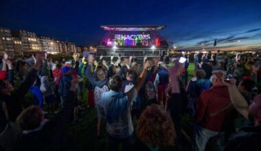 un concert sur le toit d'un car pour fêter la musique avant l'heure