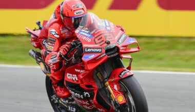 en vidéo, Marc Marquez chute lourdement en essais mais prend le meilleur temps à Assen