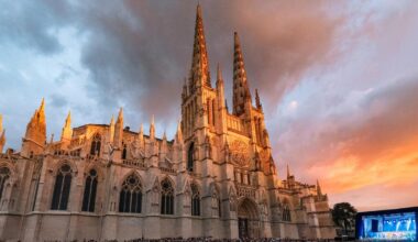 un immense concert de musique sacrée sur la place Pey Berland à Bordeaux ce samedi