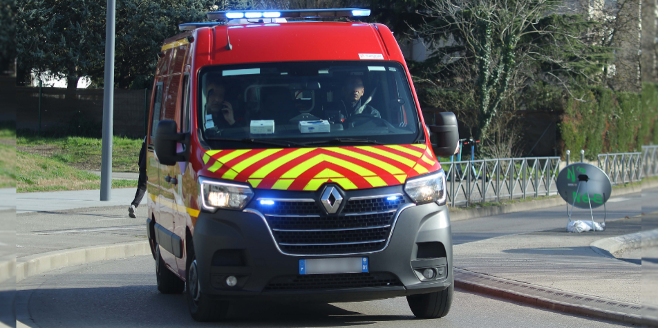 Auvergne-Rhône-Alpes : 3 pierres traversent le toit d'une maison pour finir au rez-de-chaussée