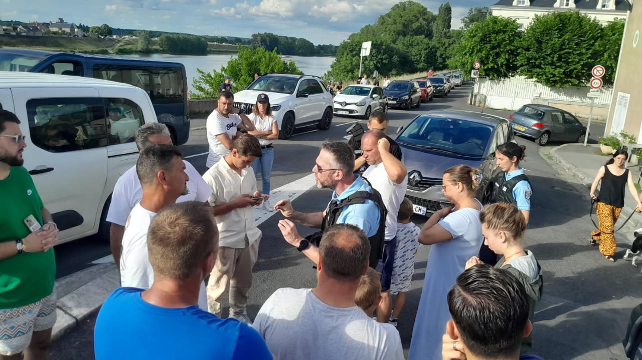 Des discussions sont en cours entre les gens du voyage et les forces de l’ordre.