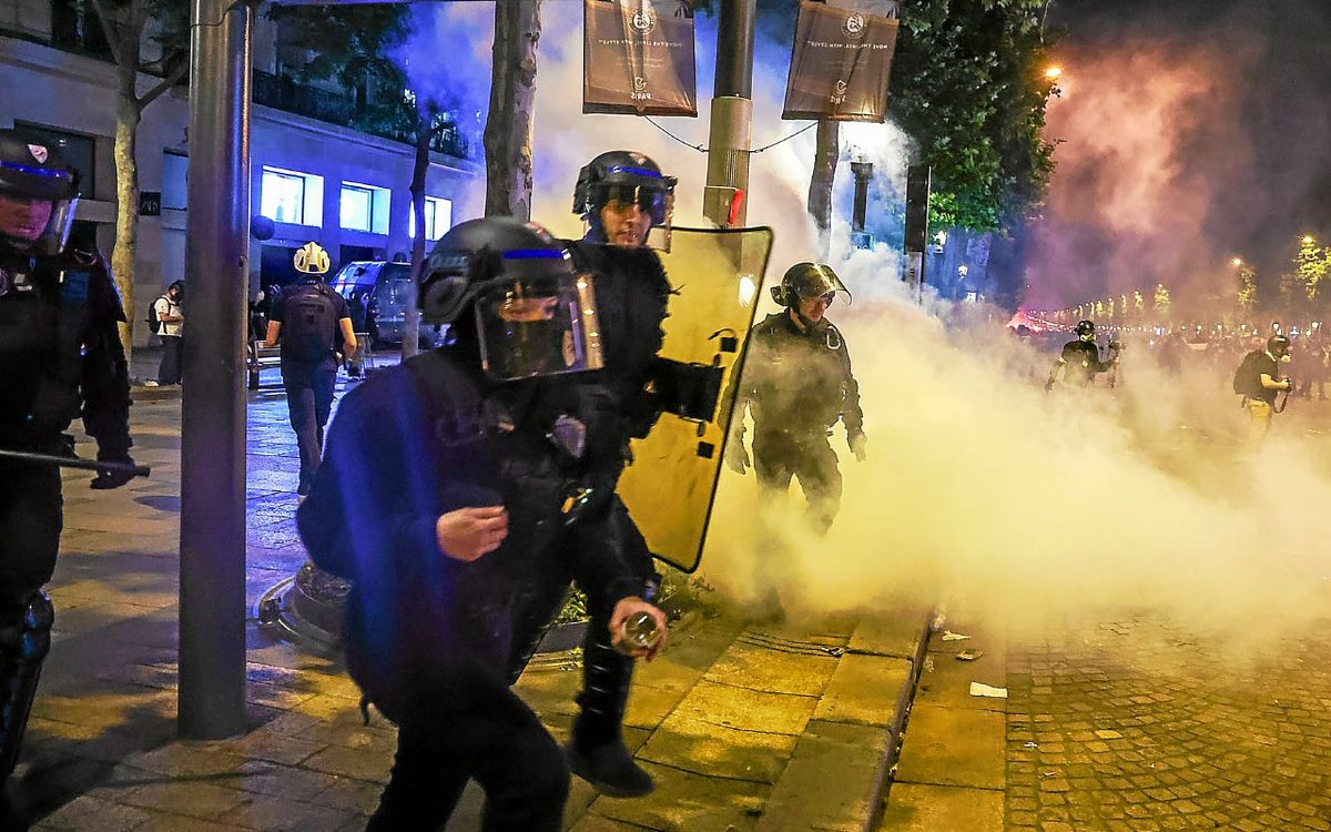Violences après le match du PSG : trois personnes condamnées lundi à Paris, 62 personnes déférées mardi