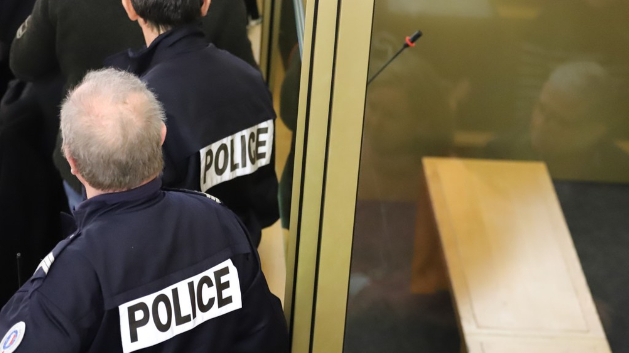 il passe à tabac son ex-compagne devant les yeux de leur fillette