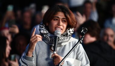 de retour en France, Rima Hassan promet "autant de bateaux que nécessaire" face au blocus