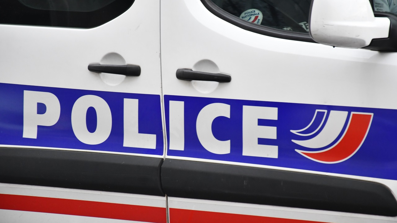 un homme traîné sur plusieurs mètres après un car-jacking