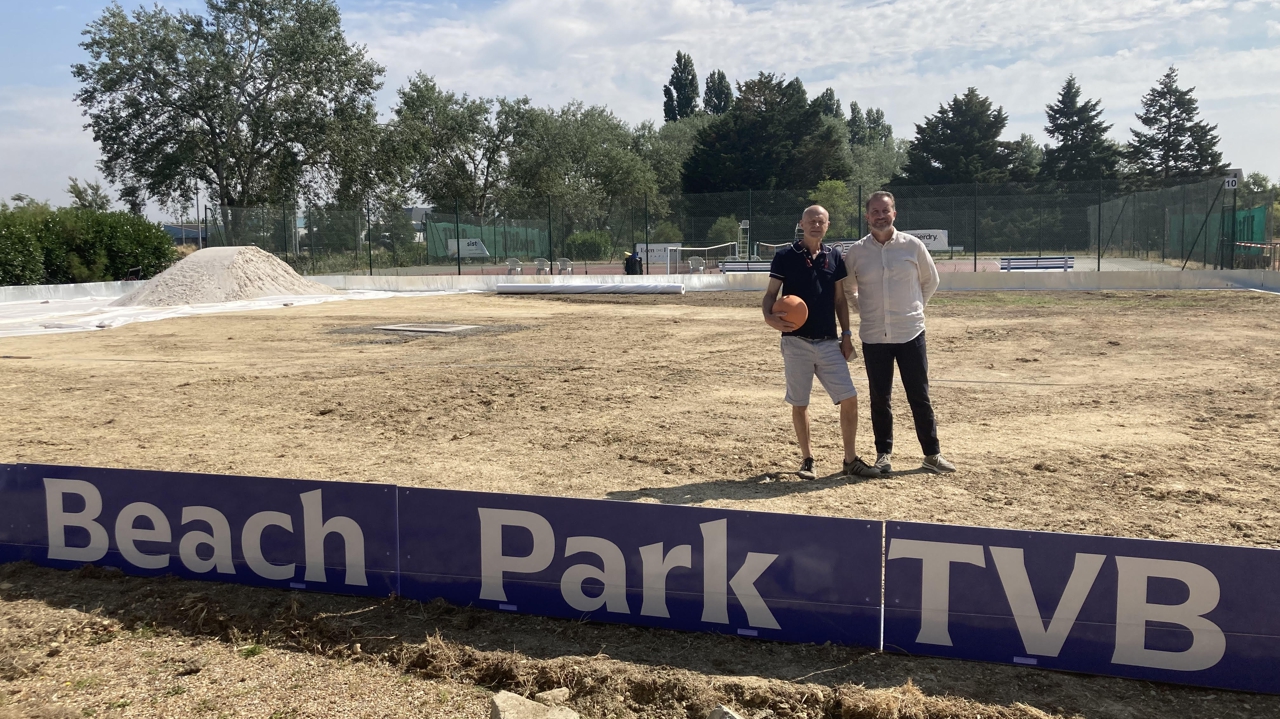 trois terrains de beach-volley aménagés à la Vallée du Cher