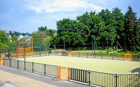 Si le city-stade de Saint-René sera transformé en pas de tir pour l’épreuve de tir de moules bretonnes du Moule’n Bike, ses abords ne seront pas en reste avec vide-greniers, boule marinière, moule bretonne et tremplin de Folies en baie.