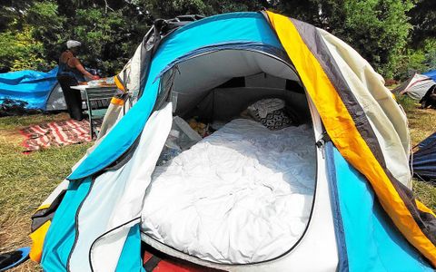 « C’est inhumain avec la chaleur » à Rennes un campement de migrants confronté à la canicule
