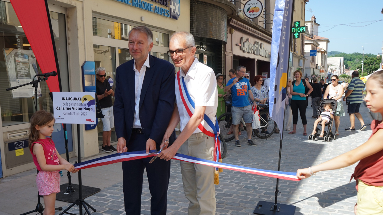 la nouvelle rue Victor Hugo inaugurée à Neuville-sur-Saône