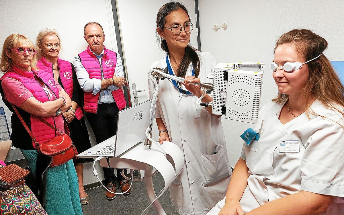 « Elle offre un bénéfice réel et immédiat » : à l’hôpital de Quimper, une technique de pointe pour soulager les patients atteints d’un cancer