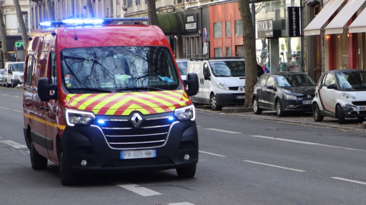 un homme retrouvé mort devant un supermarché de Vénissieux