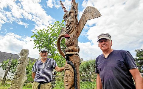 Avec ses voisins dont Bernard Picol, François Mantilleri a composé les totems de Kergoulouet.