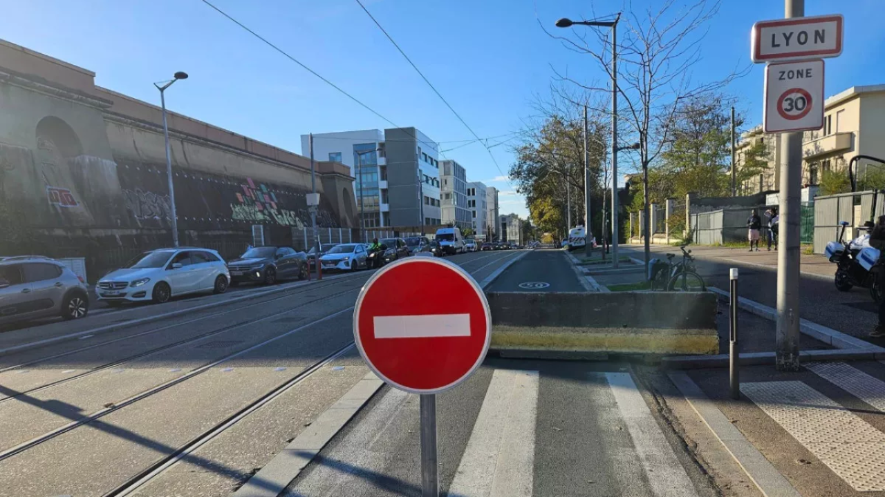 l’avenue Rockefeller restera en sens unique, une décision qui fait grincer des dents
